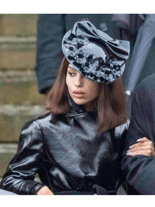 Selina Kyle The Batman 2022 Black Coat