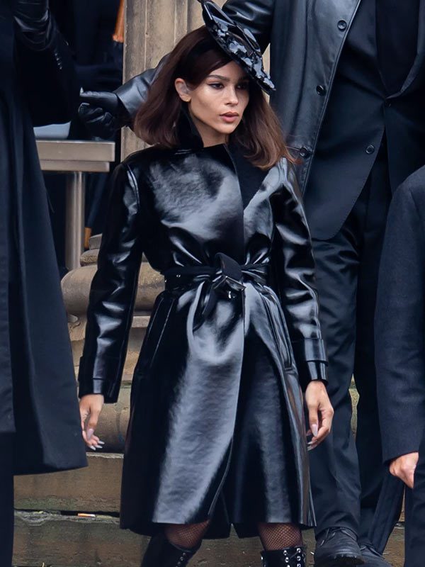 Selina Kyle The Batman 2022 Black Coat